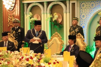 Disambut Hangat Sultan Brunei, Prabowo: Rasanya Ingin Lebih Lama di Sini