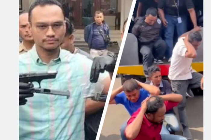 Petugas Polres Metro Depok saat memperlihatkan barang bukti senjata api hasil razia debt collector di Harjamukti, Cimanggis, Kamis (15/5/2025).