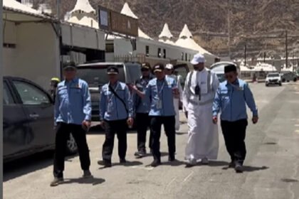 Petugas haji RI terus mengupayakan penggabungan pasangan jemaah yang terpisah jelang Armuzna untuk mendukung kelancaran ibadah dan kenyamanan emosional.