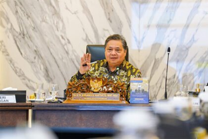 Diskon tarif listrik 50 persen untuk pelanggan rumah tangga akan resmi berlaku mulai 5 Juni 2025. Pemerintah juga menyiapkan lima stimulus tambahan guna meningkatkan konsumsi dan pertumbuhan ekonomi nasional.