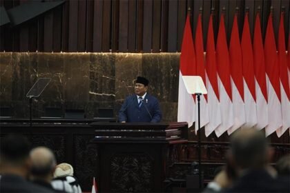Presiden Prabowo Subianto menyerukan pentingnya kepemimpinan yang jujur dan tata kelola pemerintahan yang bersih sebagai kunci kebangkitan negara-negara Islam dari kemiskinan, ketimpangan, dan berbagai tantangan global lainnya.