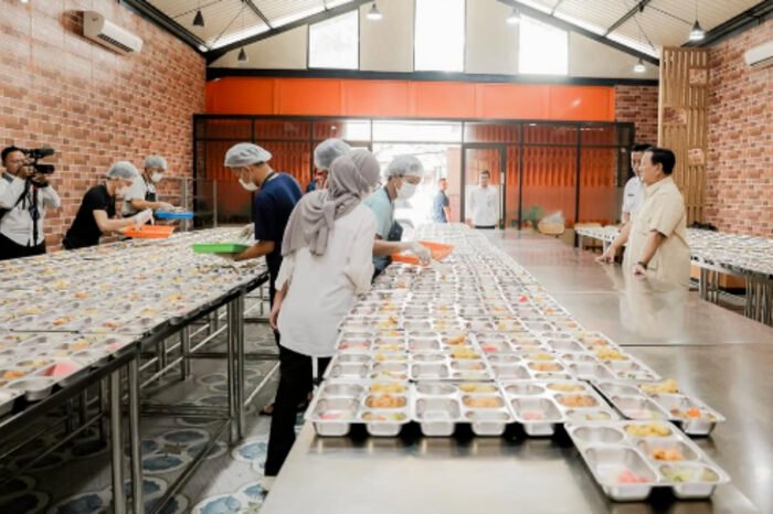 Anggota Komisi IV DPR RI Daniel Johan mendukung langkah Presiden Prabowo Subianto memantau program MBG untuk mencegah kasus keracunan dan memastikan keberlanjutan.