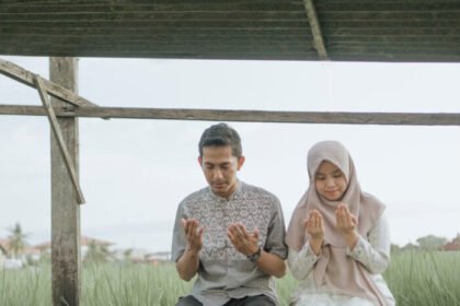 Hubungan dengan orang dekat terasa renggang? Cek 6 zodiak yang perlu memperbaiki relasi pada 11 Mei 2025, lengkap dengan tips untuk harmoni!