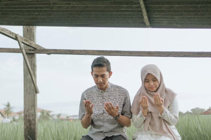 Hubungan dengan orang dekat terasa renggang? Cek 6 zodiak yang perlu memperbaiki relasi pada 11 Mei 2025, lengkap dengan tips untuk harmoni!