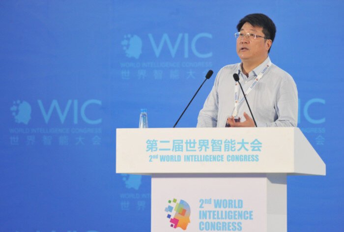 Zhao Weiguo, mantan pimpinan Tsinghua Unigroup, sempat dipuja sebagai tokoh revolusi semikonduktor Tiongkok. Namun kini, ia dijatuhi hukuman mati dengan penangguhan setelah terbukti menyalahgunakan kekuasaan dan merugikan negara. Inilah kisah lengkap jatuh bangunnya sang taipan teknologi.