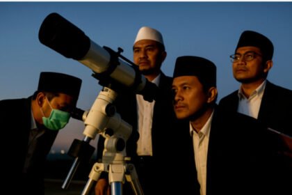 Petugas Kemenag melakukan pemantauan hilal dari titik rukyat di Indonesia pada 27 Mei 2025, sebagai bagian dari penentuan awal bulan Zulhijah 1446 H.