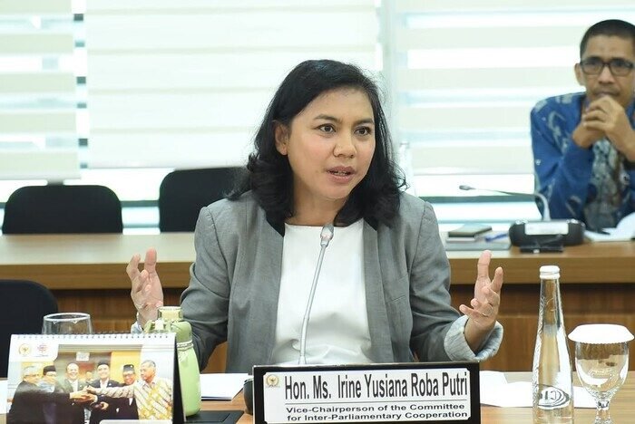 Populasi negara OKI mencapai 25 persen penduduk dunia, menjadikannya kekuatan strategis dalam isu Palestina. Konferensi PUIC di Jakarta menghasilkan Jakarta Declaration berisi 17 resolusi penting, termasuk dukungan penuh terhadap kemerdekaan Palestina.