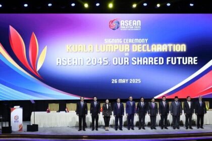 Presiden Prabowo Subianto menandatangani Deklarasi Kuala Lumpur bersama para pemimpin ASEAN, menandai kesepakatan strategis untuk masa depan Asia Tenggara yang lebih kuat.