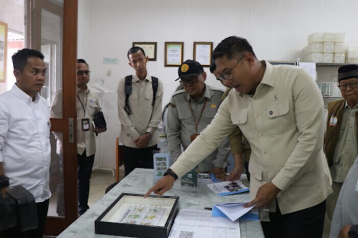 Wamentan Sudaryono Sebut Balai Pertanian di Karawang Ini Bak Markas Satria Baja Hitam 2 Wamentan Sudaryono Sebut Balai Pertanian di Karawang Ini Bak Markas Satria Baja Hitam