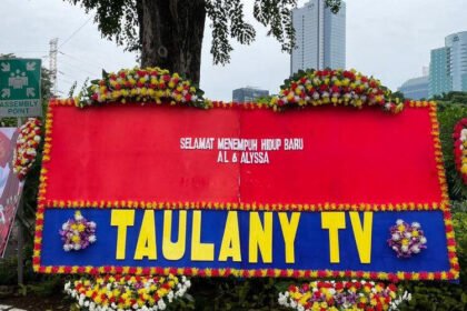 Karangan bunga pada pernikahan Al Ghazali dan Alyssa Daguise daro Andre Taulany (Dok. Istimewa)