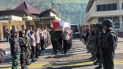 Prajurit TNI Gugur Diserang OPM, TNI-Polri Kejar Pelaku
