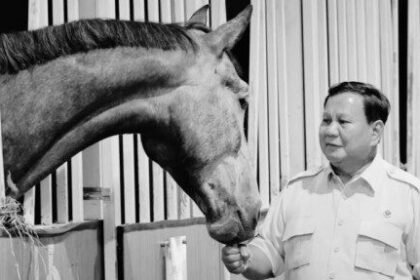 Presiden Prabowo Tinjau Resimen Kavaleri Berkuda Ronggolawe