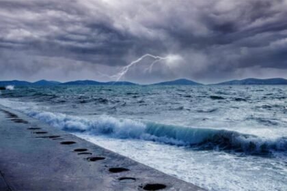 BMKG keluarkan prakiraan cuaca nasional 27 Juni 2025, sejumlah wilayah berpotensi dilanda hujan petir dan banjir rob.