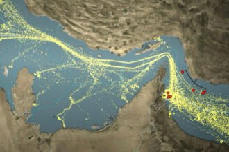 Selat Hormuz menjadi urat nadi dunia yang tak hanya memompa energi, tapi juga menegangkan urat geopolitik antarnegara.