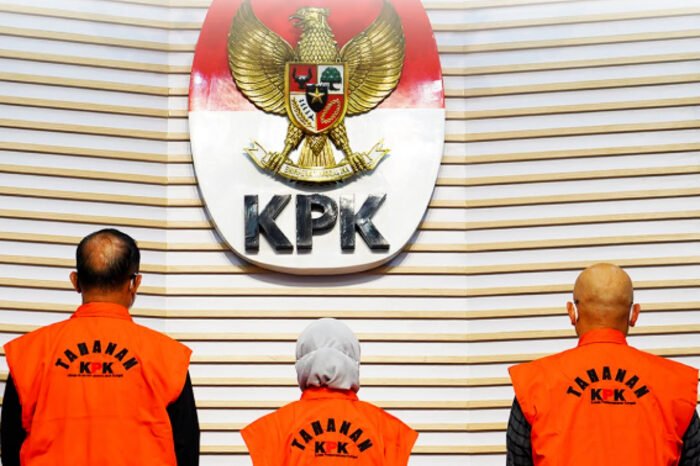 Warga bisa laporkan ke KPK bisa temukan proyek infrastruktur bermasalah, dugaan kasus korupsi.