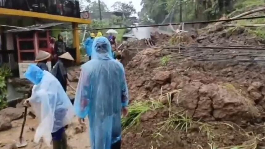 Longsor Terjang Tiga Titik di Garut-Tasikmalaya, Jalur Lalu Lintas Dialihkan