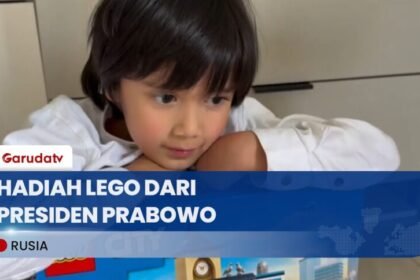 Zhenya, Anak WNI di Rusia, Tersenyum Dapat Hadiah dari Presiden Prabowo