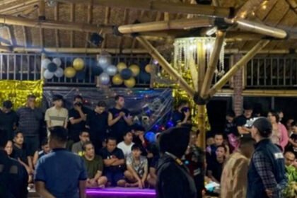 Komisi III DPR desak pengungkapan jaringan pesta sesama jenis di Puncak secara menyeluruh, sebut kegiatan itu ancam ketertiban sosial.