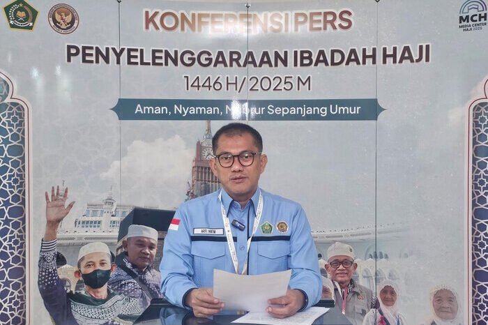 Sekretaris Ditjen Penyelenggaraan Haji dan Umrah Arfi Hatim ungkapkan penggunaan aplikasi e‑Penkin oleh petugas haji di lapangan, Minggu (22/6/2025), sebagai bentuk transformasi digital pelayanan haji.