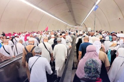 Imigrasi gagalkan 1.243 haji ilegal selama April-Juni 2025. Bandara Soekarno-Hatta catat angka tertinggi.