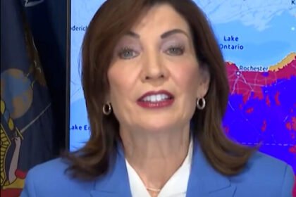 Gubernur New York Kathy Hochul dan Wali Kota New York Eric Adams perintahkan peningkatan keamanan di New York usai serangan AS ke Iran.