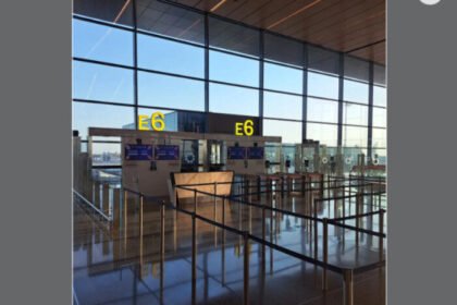 Iran meluncurkan rudal ke pangkalan AS di Qatar dan Irak, memicu penutupan wilayah udara Qatar, Bahrain, Kuwait, dan UEA. Maskapai global terguncang, penumpang diminta pantau status penerbangan.