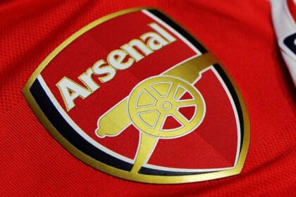 Arsenal dikabarkan segera menebus penjaga gawang Chelsea senilai Rp111 miliar, memperkuat posisi penjaga gawang untuk musim depan.(Foto: Klub Arsenal)