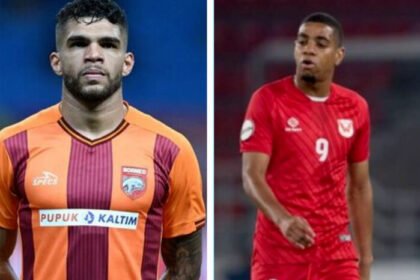 Uilliam Barros (kanan) dan Berguinho, dua pemain asal Brasil, menyapa Bobotoh melalui siaran radio di Bandung. Cara unik ini menjadi ciri khas baru Persib dalam memperkenalkan pemainnya.