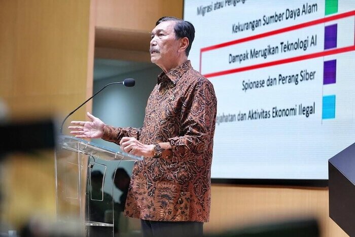 Ketua Dewan Energi Nasional Luhut Binsar Pandjaitan menyoroti potensi besar penciptaan lapangan kerja dari relokasi industri.