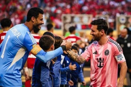 Oscar Ustari tampil fenomenal dengan menggagalkan penalti dan mementahkan sejumlah peluang emas Al Ahly dalam laga perdana Piala Dunia Antarklub 2025.