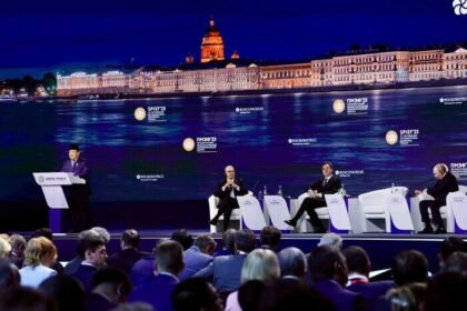 Presiden Prabowo Subianto saat berpidato di SPIEF 2025 menegaskan bahwa Indonesia menjunjung prinsip non-blok dan siap menjadi mitra strategis lintas kawasan.