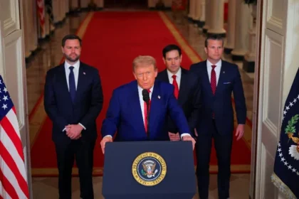 Trump mengungkapkan serangan udara Amerika Serikat menghantam tiga situs nuklir strategis Iran—Fordow, Natanz, dan Esfahan—meningkatkan eskalasi di kawasan Timur Tengah.