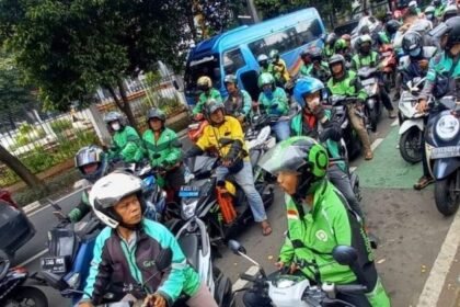 50 Ribu Driver Ojol Kepung Monas Tuntut Keadilan Tarif dan Regulasi
