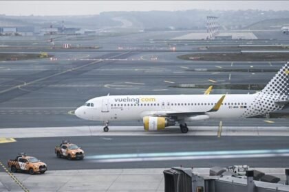 Bikin Onar, 52 Penumpang Yahudi Diturunkan dari Pesawat Vueling di Spanyol
