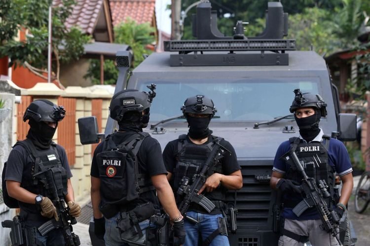 Densus 88 Ciduk Terduga Teroris di Rumpin Bogor, Barang Bukti Disita