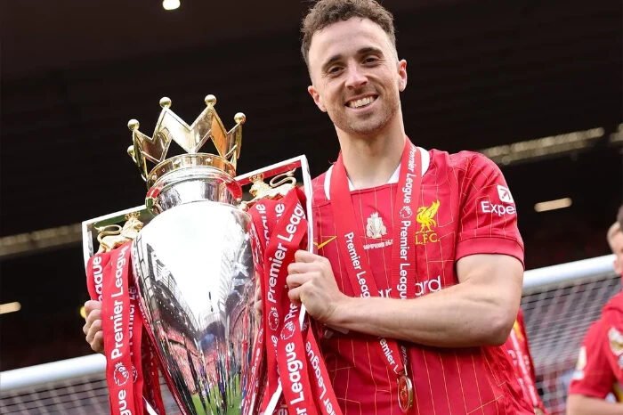 Kondisi Mobil Diogo Jota Hangus Usai Tabrakan Maut di Zamora, Spanyol 1 Berita duka datang dari dunia sepak bola. Diogo Jota dan sang adik tewas dalam kecelakaan maut di Zamora, Spanyol.