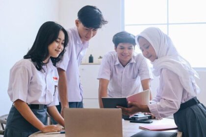 sekolah swasta gratis