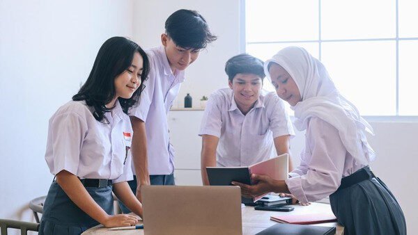 sekolah swasta gratis