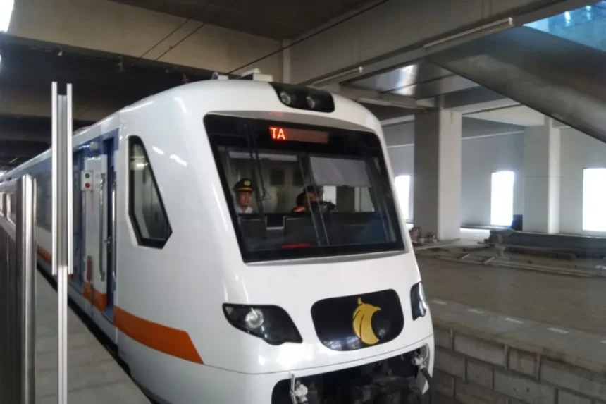 Kereta Bandara Soetta Terhenti, KRL Karet-Tanah Abang Kacau Balau!