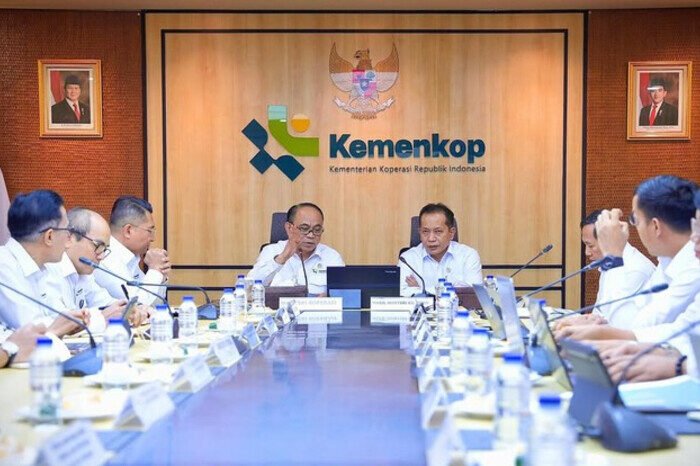 Menteri Koperasi dan UKM, Budi Arie Setiadi, membeberkan untuk pertama kalinya secara terbuka roadmap program ini dalam rapat bersama Komisi VI DPR RI.