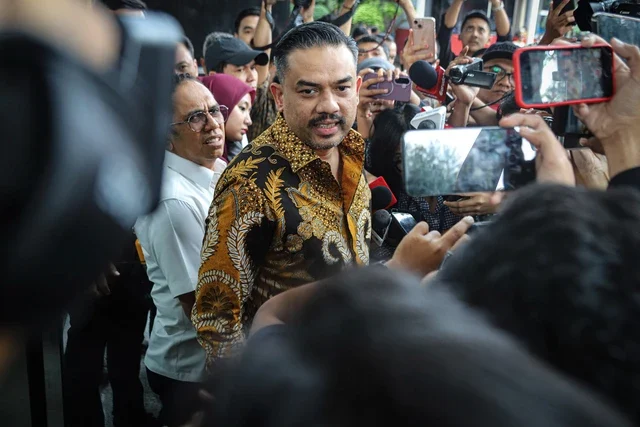 Menteri UMKM Serahkan Dokumen Perjalanan Istri ke KPK