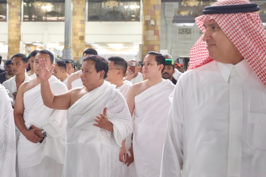 Prabowo Laksanakan Ibadah Umrah dan Sapa Jemaah Indonesia di Mekkah 2 Prabowo Laksanakan Ibadah Umrah dan Sapa Jemaah Indonesia di Mekkah