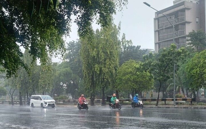 Prakira Cuaca 27 Juli, BMKG: Sebagian Jakarta Bakal Diguyur Hujan