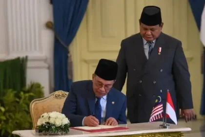 Presiden Prabowo Sambut PM Malaysia Anwar Ibrahim di Istana Merdeka untuk Perkuat Hubungan Bilateral