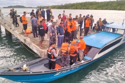 TNI AL  Tuntaskan Pencarian Korban Kecelakaan Speed Boat di Mentawai