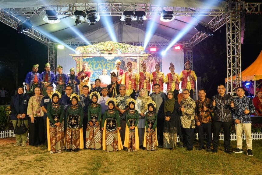 Ketua MPR Gelar Tour Wayang, Upaya Pererat Hubungan Indonesia-Malaysia 2 Ketua MPR Gelar Tour Wayang, Upaya Pererat Hubungan Indonesia-Malaysia
