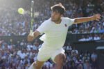 Carlos Alcaraz meraih kemenangan atas Cameron Norrie di perempat final Wimbledon 2025 – tampil dominan dalam tiga set langsung.