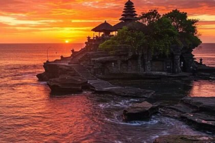 Air laut naik saat bulan purnama berpotensi sebabkan banjir rob di pesisir Bali mulai 9–12 Juli 2025.