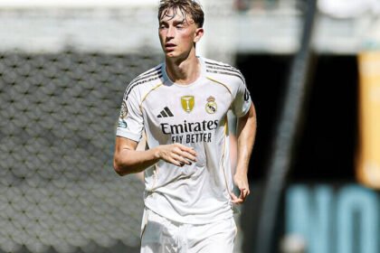 Dean Huijsen, bek muda Real Madrid, memanfaatkan masa liburan pendeknya dengan membagikan momen kebersamaan lewat media sosial.