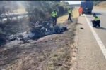 Tragedi kecelakaan mobil menimpa bintang Liverpool Diogo Jota di jalan A-52, Spanyol—jalur yang dikenal sebagai salah satu yang paling berbahaya. Ia dan adiknya tewas usai mobil terguling dan terbakar.